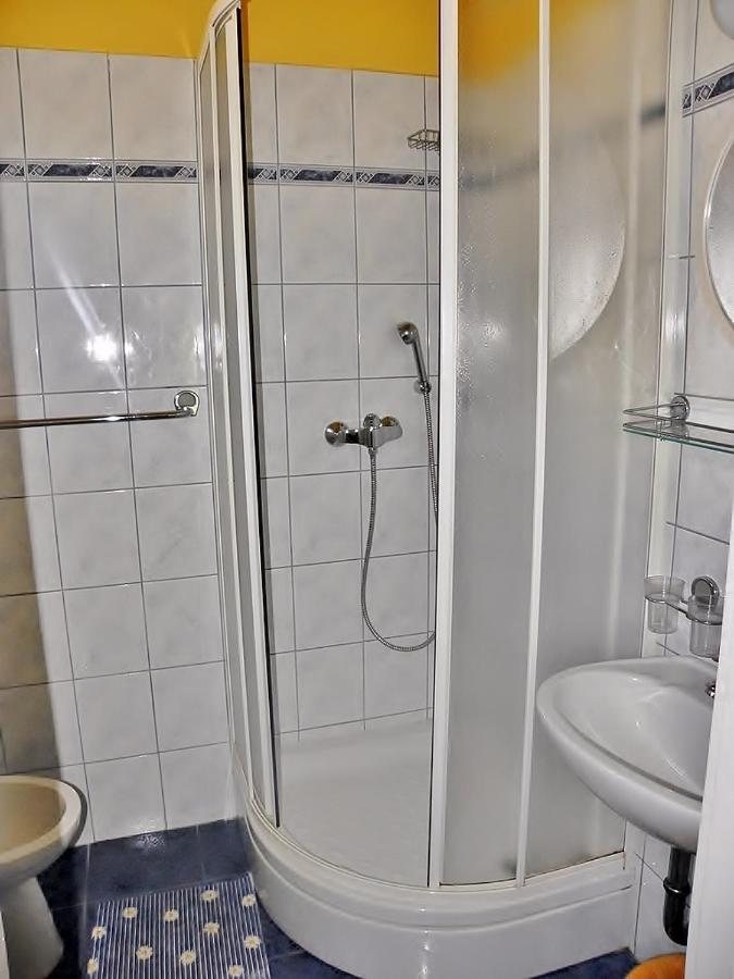 Alemka Apartment Banjol Luaran gambar