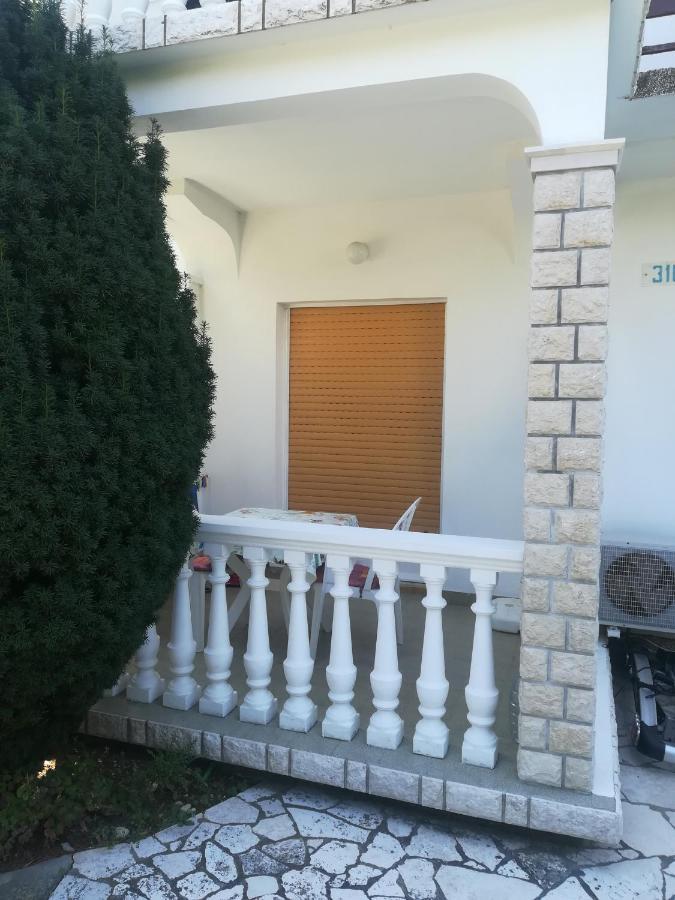 Alemka Apartment Banjol Luaran gambar